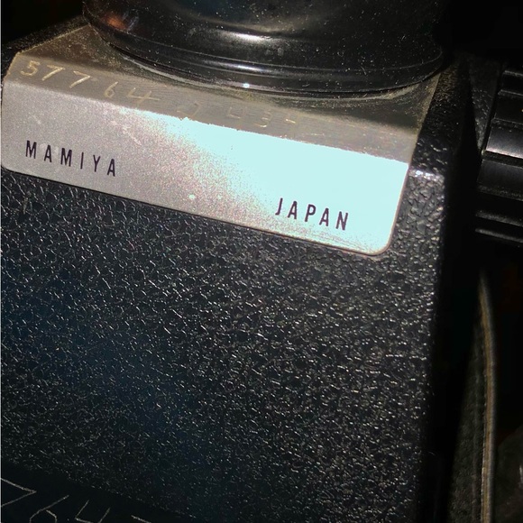 Mamiya C330 Pro Medium Format Film Camera with 135mm Lens And Focusing Thing - Picture 11 of 16
